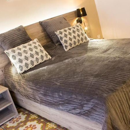 Budget Room 1 Floor Private Bathroom Ground Floor Биргу Екстериор снимка