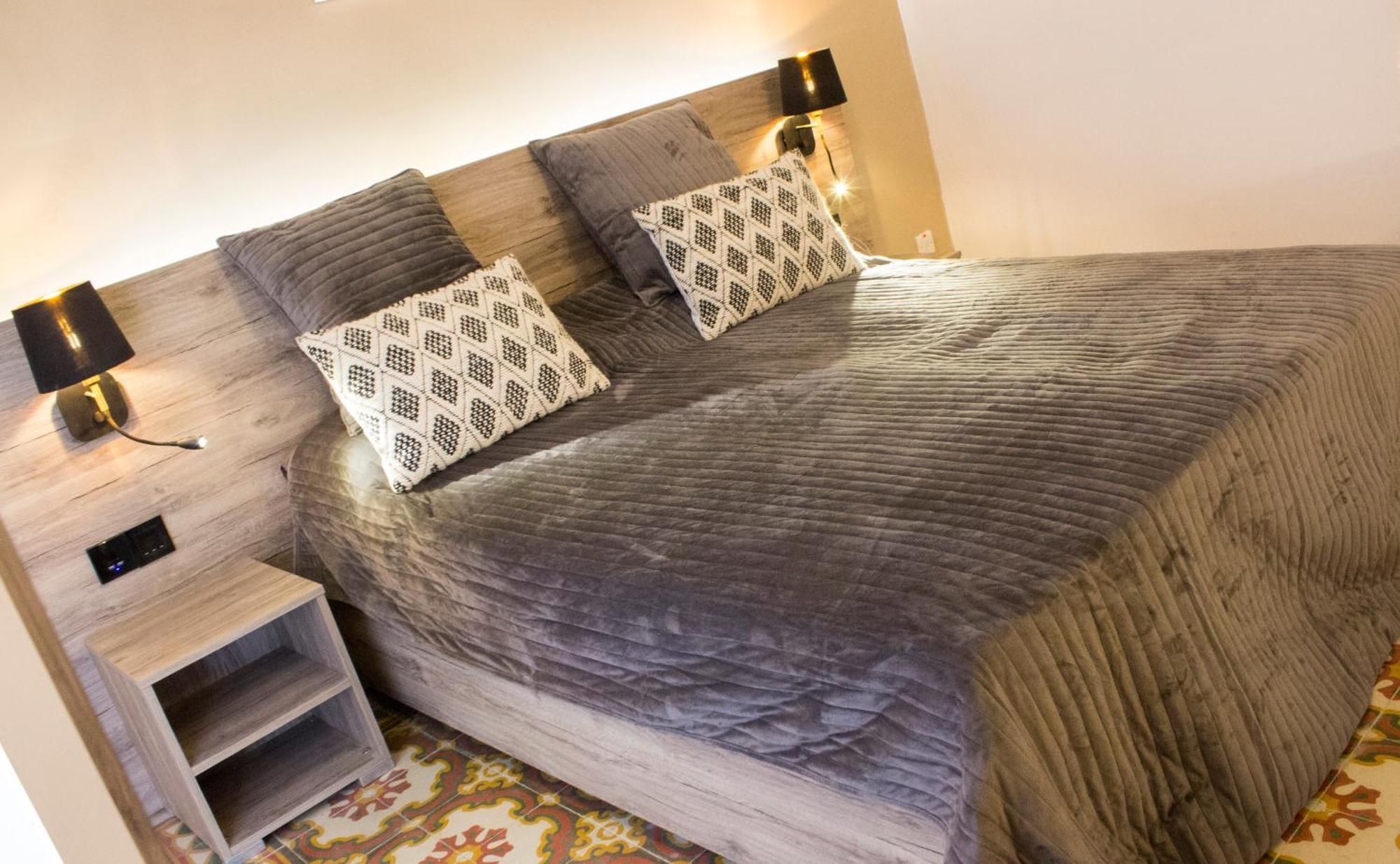Budget Room 1 Floor Private Bathroom Ground Floor Биргу Екстериор снимка