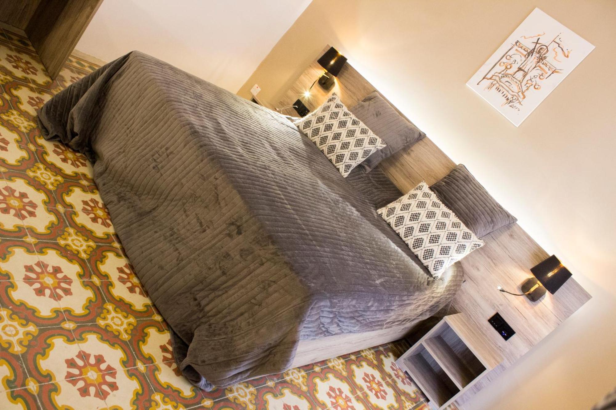 Budget Room 1 Floor Private Bathroom Ground Floor Биргу Екстериор снимка